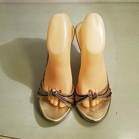 BAMBOO GOLD TAN, AND BROWN WEDGES - Picture 6 of 6